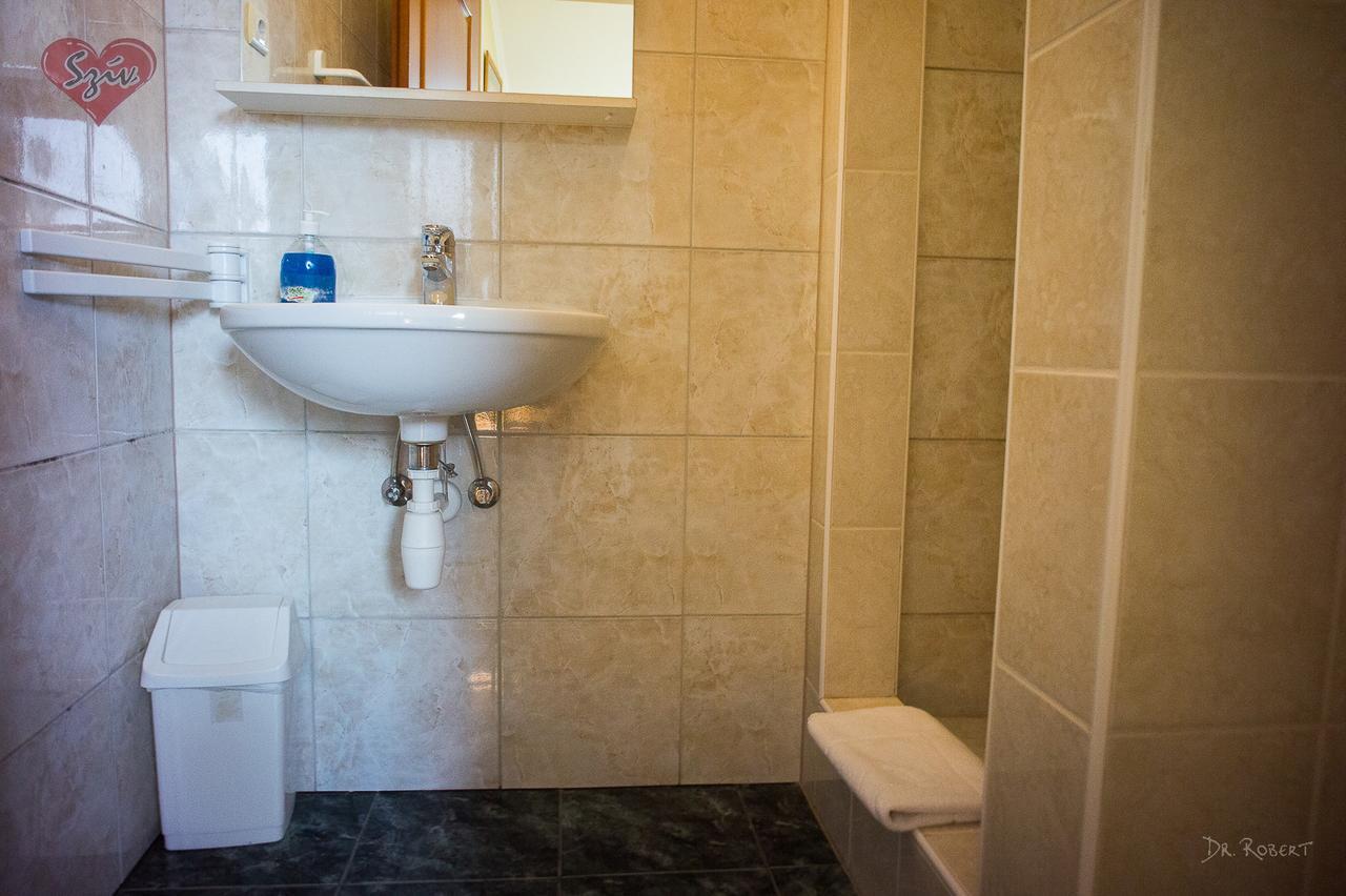 Civis Szallashely Debrecen Ngoại thất bức ảnh