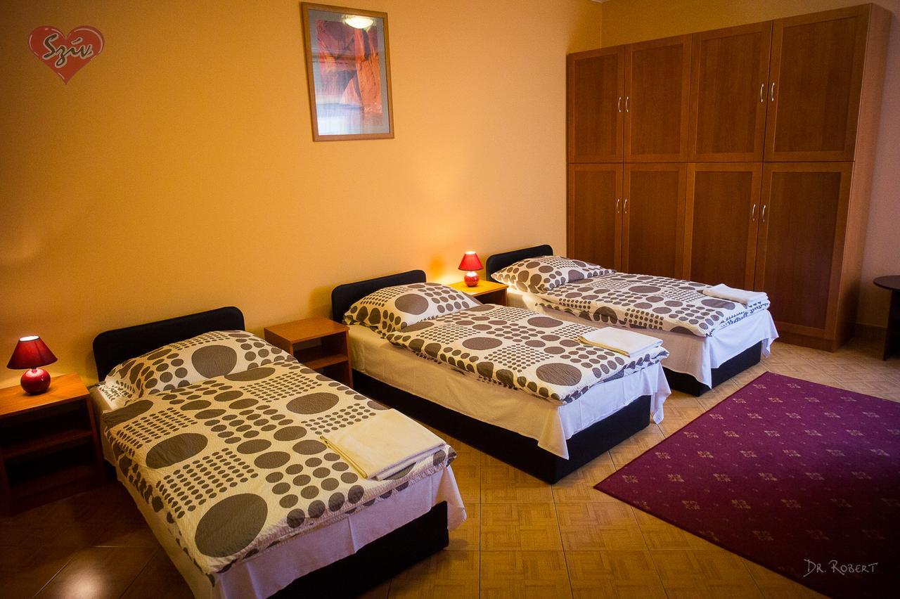 Civis Szallashely Debrecen Ngoại thất bức ảnh