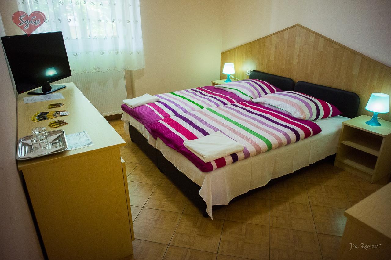 Civis Szallashely Debrecen Ngoại thất bức ảnh